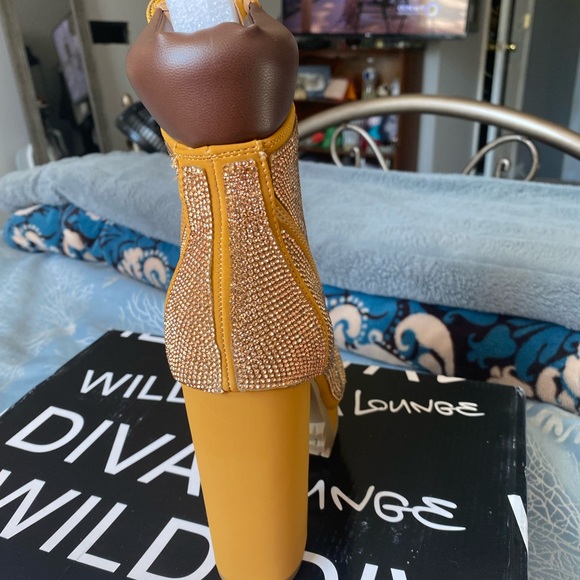 Camel Rhinestone High heeled boots - Picture 4 of 4